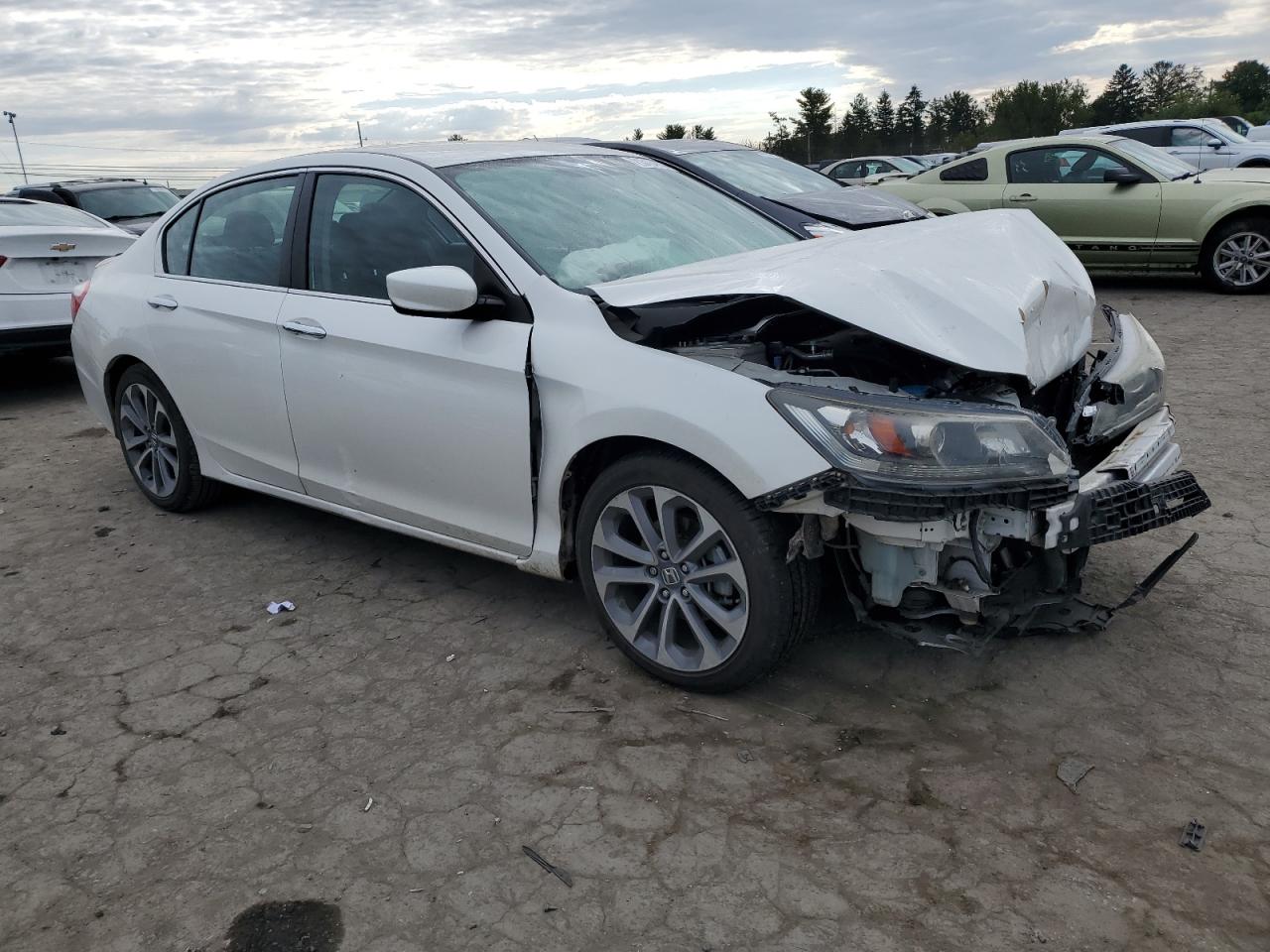 Photo 3 VIN: 1HGCR2F5XEA066172 - HONDA ACCORD 