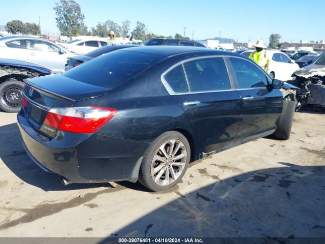 Photo 3 VIN: 1HGCR2F5XEA067399 - HONDA ACCORD 