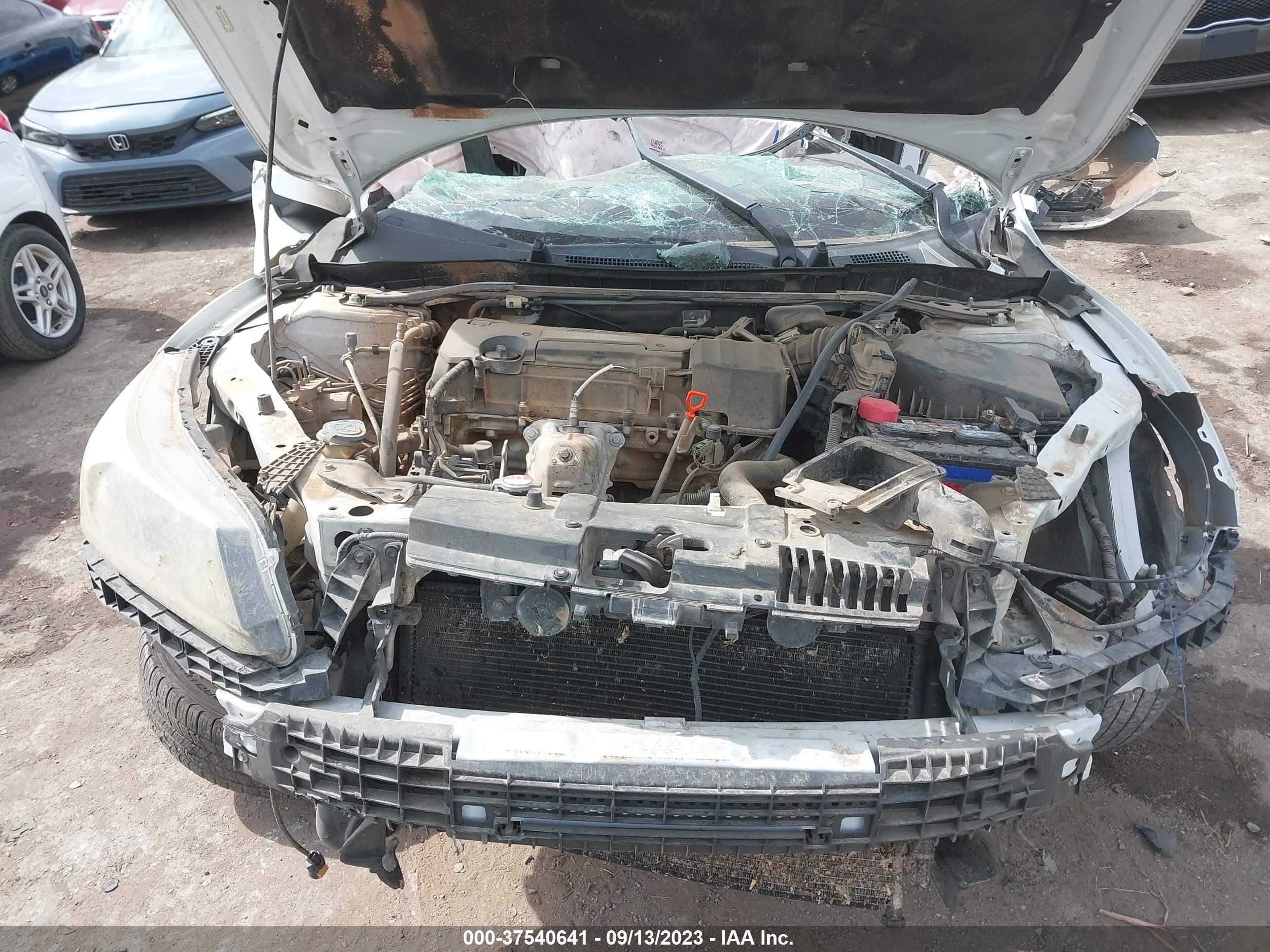 Photo 9 VIN: 1HGCR2F5XEA091122 - HONDA ACCORD 