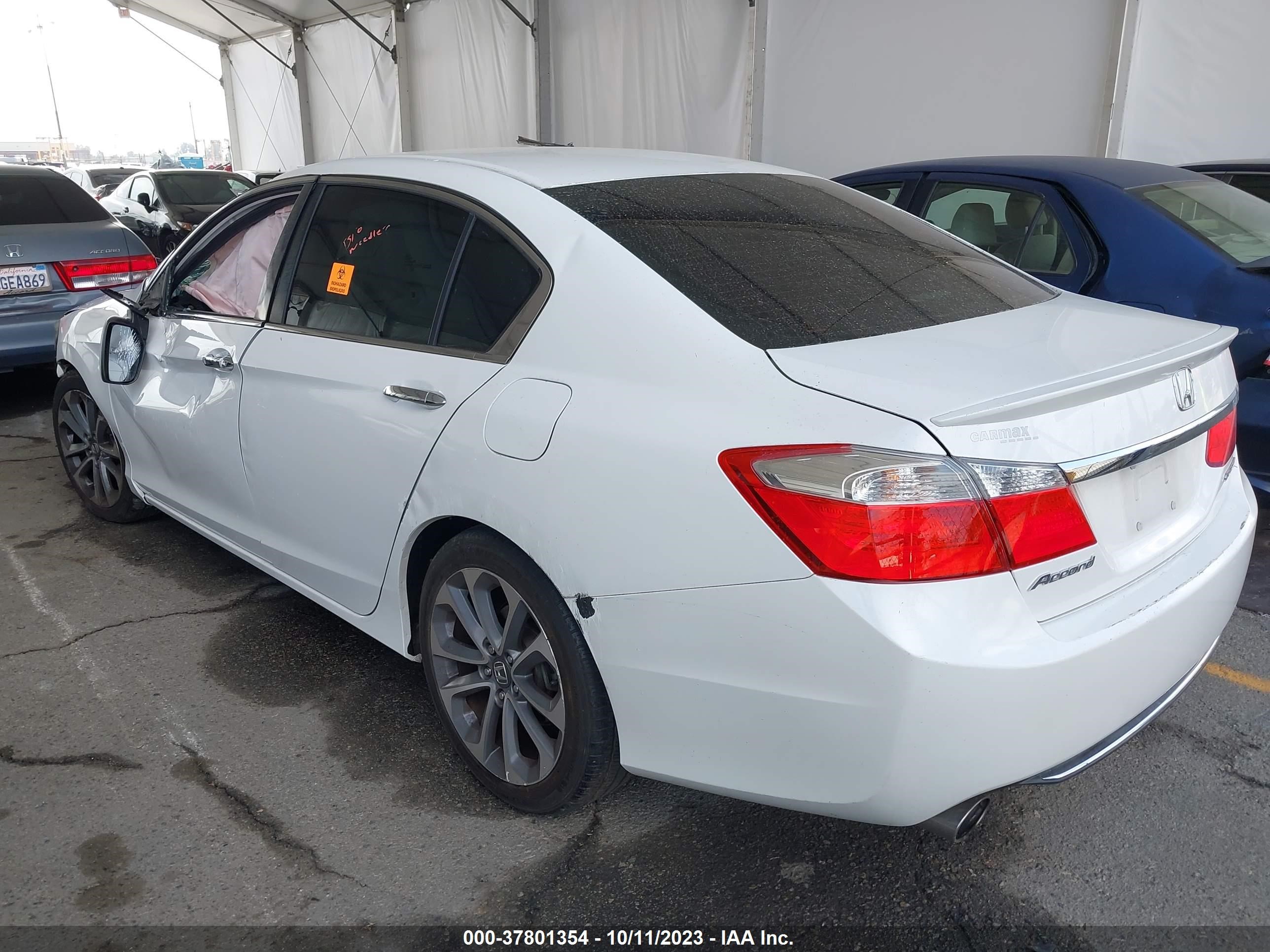 Photo 2 VIN: 1HGCR2F5XEA187641 - HONDA ACCORD 