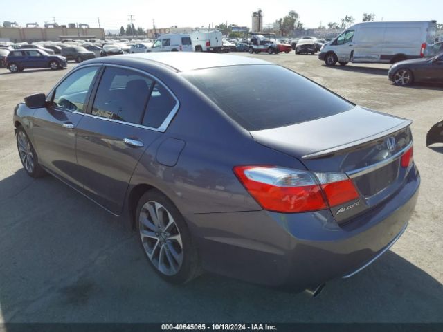 Photo 2 VIN: 1HGCR2F5XFA003560 - HONDA ACCORD 