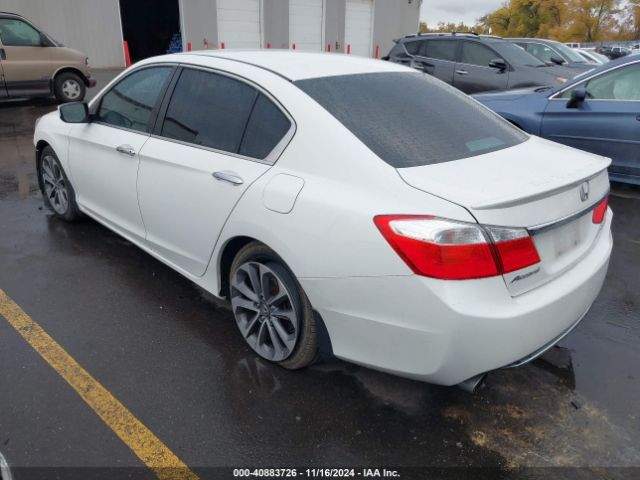 Photo 2 VIN: 1HGCR2F5XFA004093 - HONDA ACCORD 