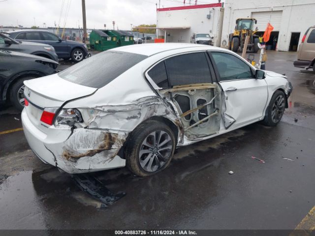 Photo 3 VIN: 1HGCR2F5XFA004093 - HONDA ACCORD 