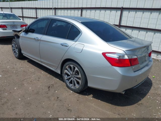 Photo 2 VIN: 1HGCR2F5XFA035179 - HONDA ACCORD 