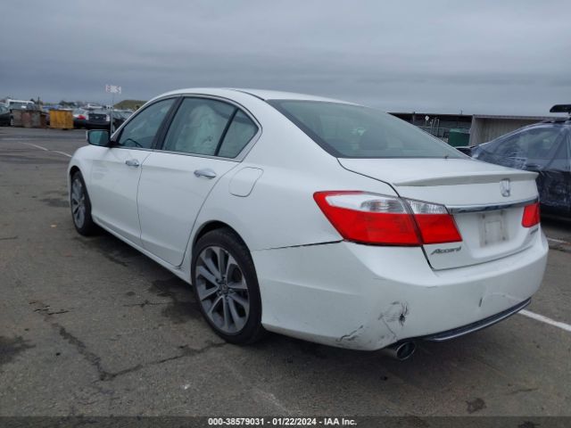 Photo 2 VIN: 1HGCR2F5XFA048241 - HONDA ACCORD 