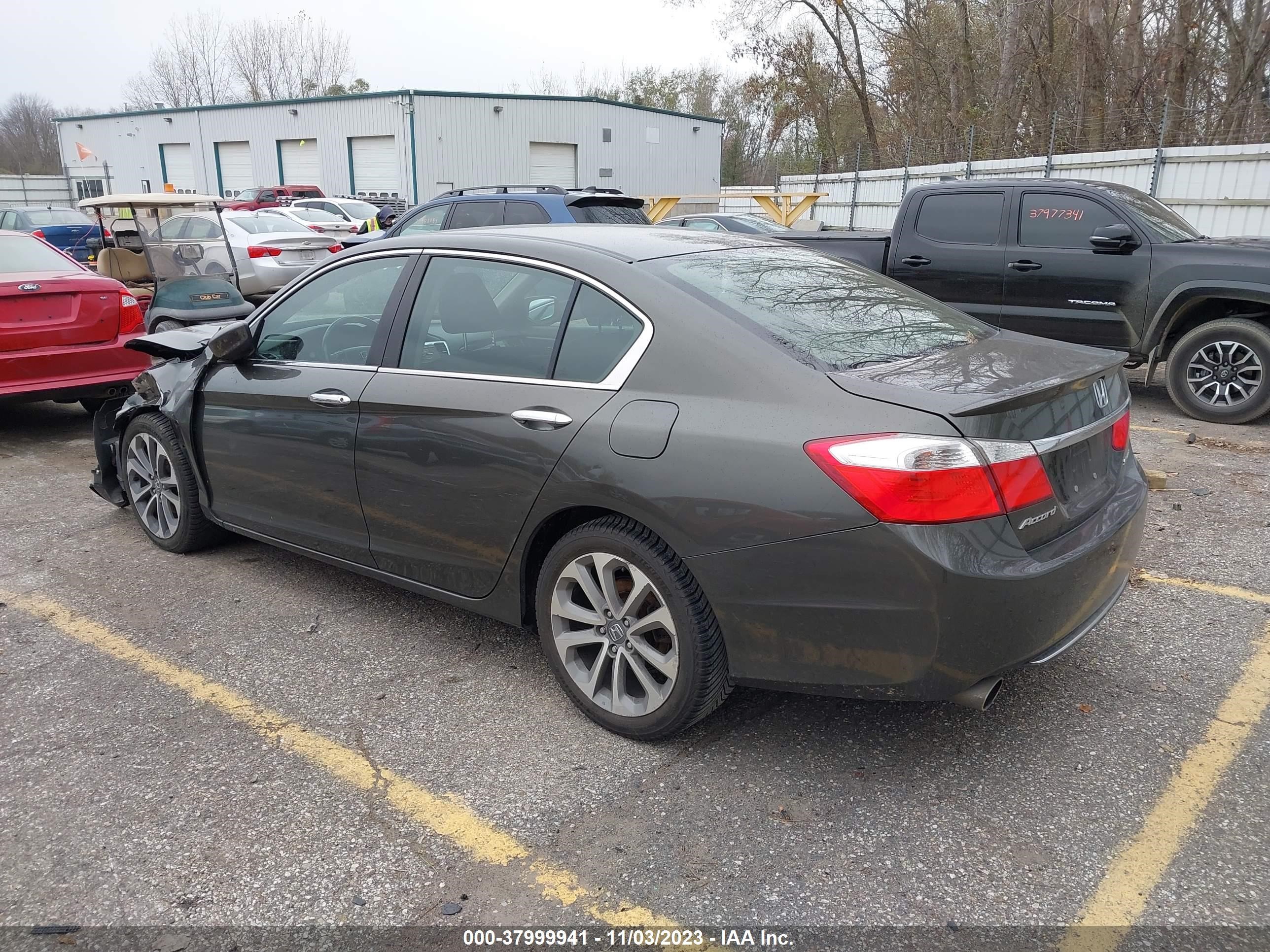 Photo 2 VIN: 1HGCR2F5XFA052807 - HONDA ACCORD 