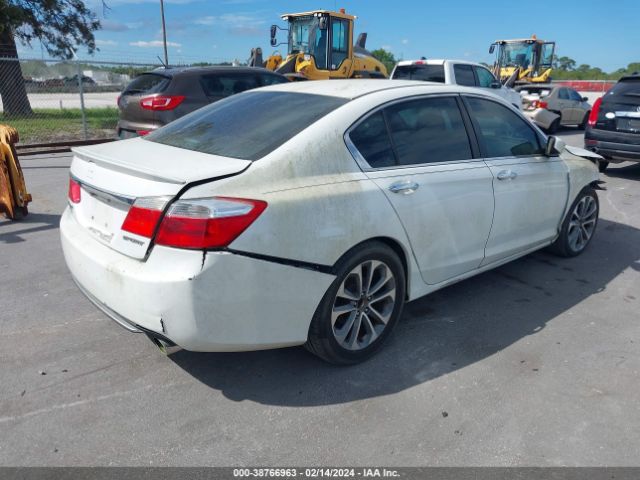 Photo 3 VIN: 1HGCR2F5XFA093745 - HONDA ACCORD 