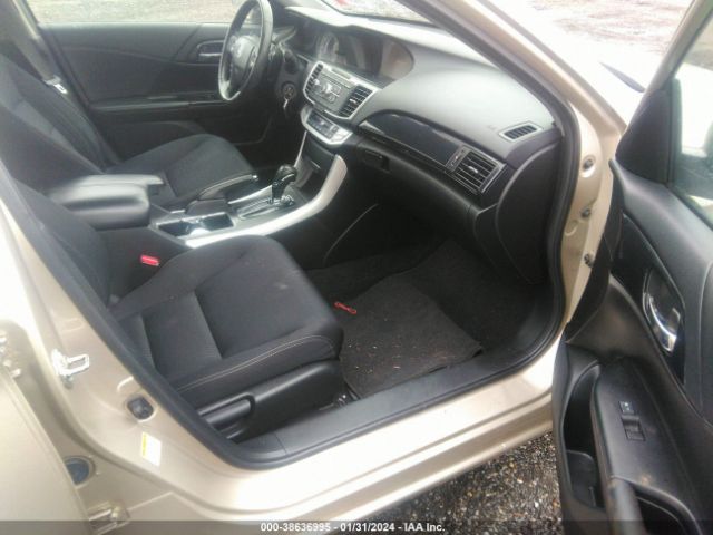 Photo 4 VIN: 1HGCR2F5XFA103688 - HONDA ACCORD 