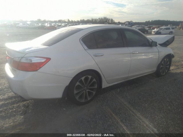 Photo 3 VIN: 1HGCR2F5XFA114710 - HONDA ACCORD SEDAN 