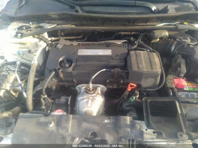 Photo 9 VIN: 1HGCR2F5XFA114710 - HONDA ACCORD SEDAN 