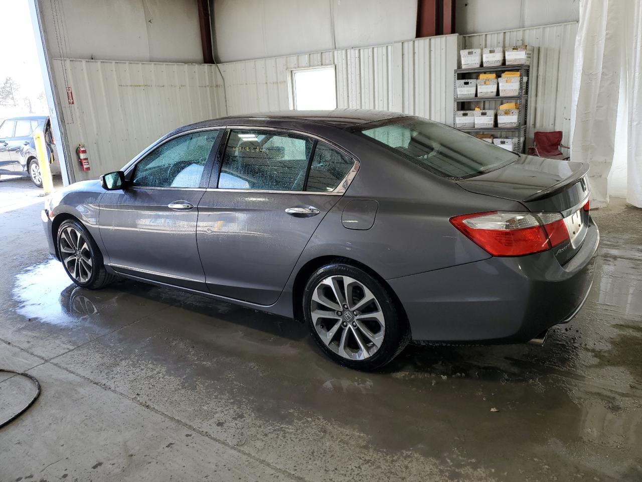 Photo 1 VIN: 1HGCR2F5XFA135640 - HONDA ACCORD 