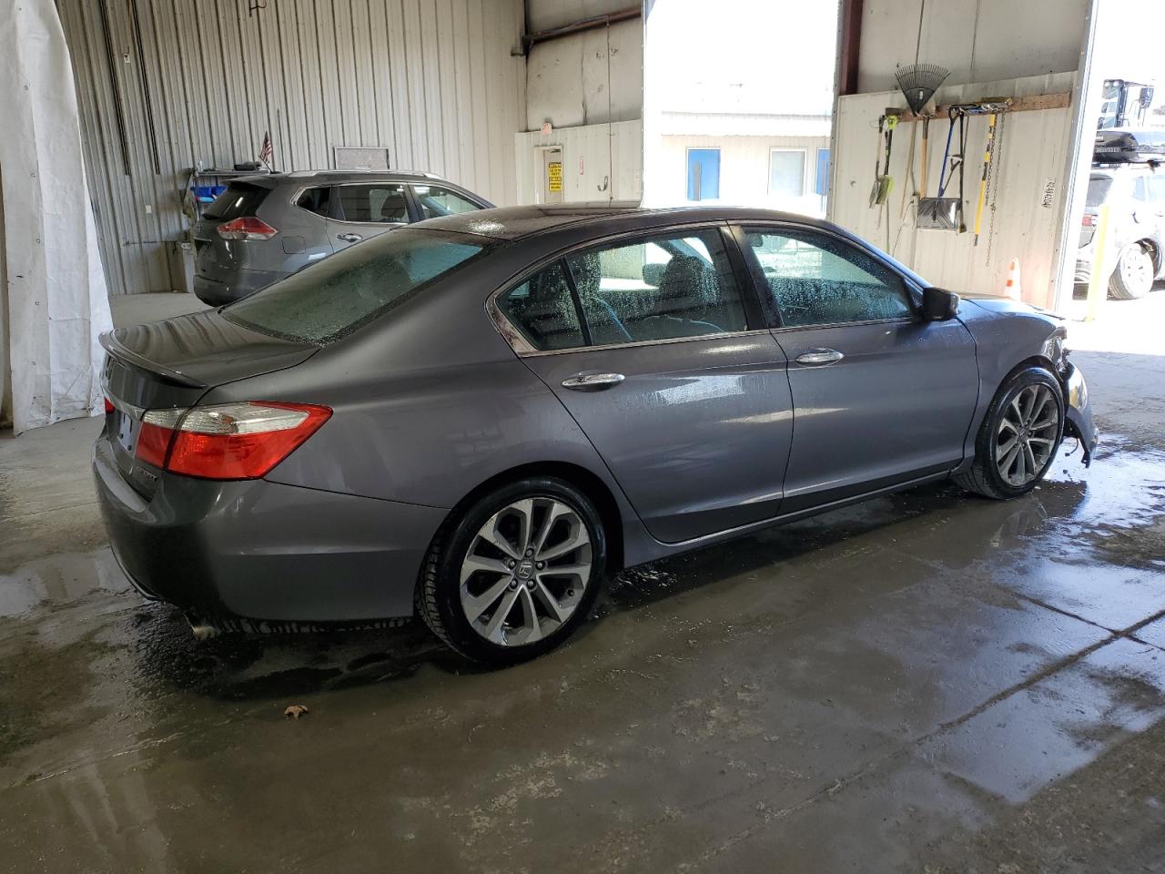 Photo 2 VIN: 1HGCR2F5XFA135640 - HONDA ACCORD 