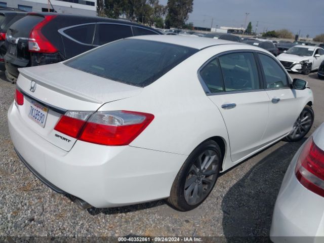 Photo 3 VIN: 1HGCR2F5XFA144435 - HONDA ACCORD 