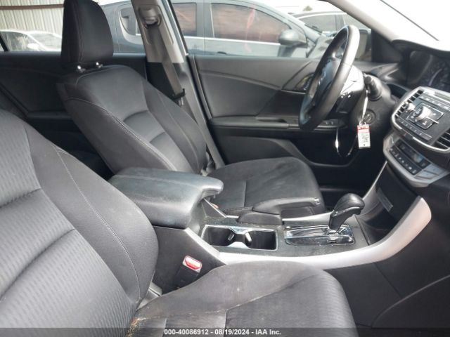 Photo 4 VIN: 1HGCR2F5XFA210028 - HONDA ACCORD 