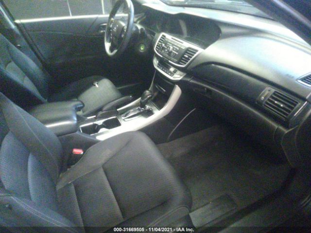 Photo 4 VIN: 1HGCR2F5XFA223524 - HONDA ACCORD SEDAN 