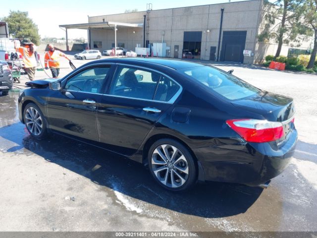 Photo 2 VIN: 1HGCR2F5XFA226620 - HONDA ACCORD 