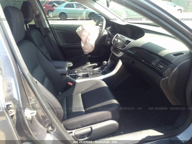 Photo 4 VIN: 1HGCR2F5XFA234975 - HONDA ACCORD SEDAN 