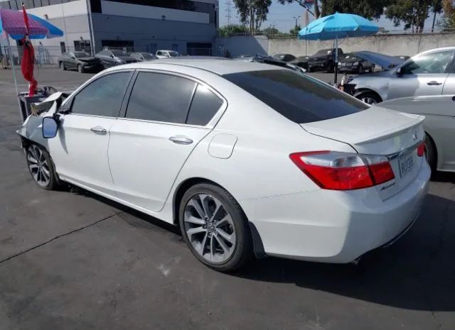 Photo 2 VIN: 1HGCR2F5XFA250612 - HONDA ACCORD 