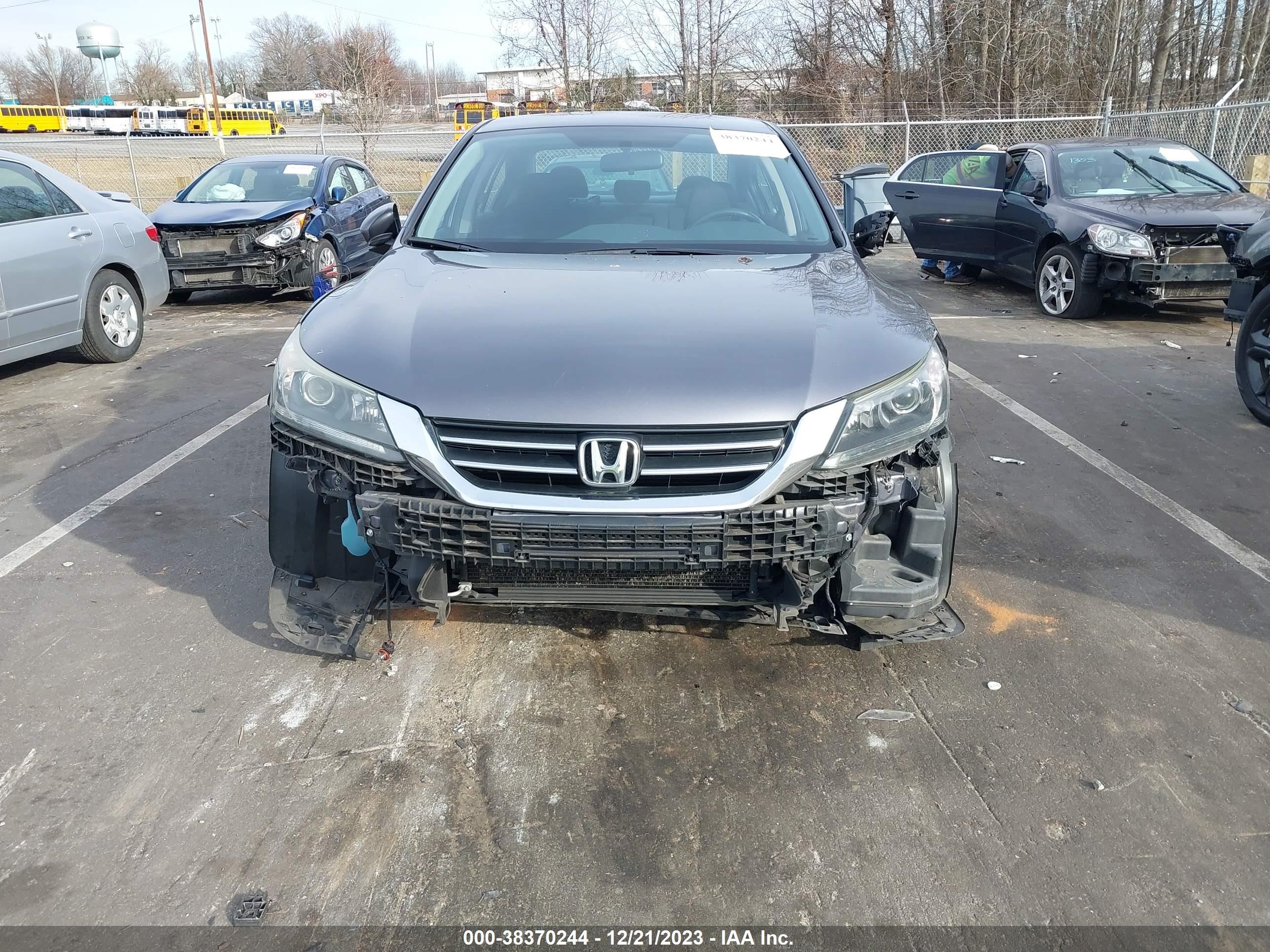 Photo 11 VIN: 1HGCR2F5XFA275736 - HONDA ACCORD 