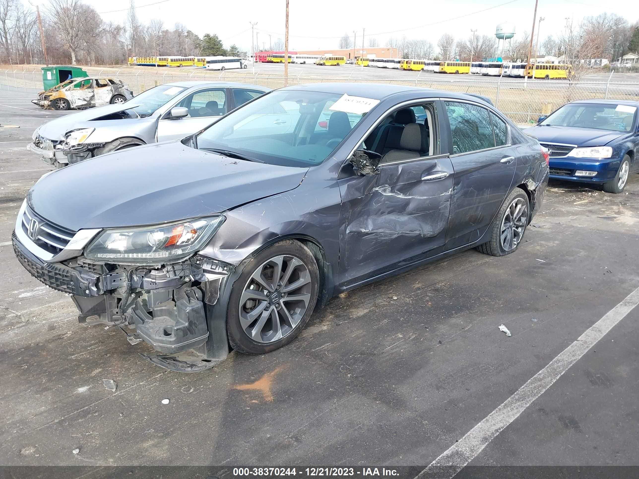 Photo 5 VIN: 1HGCR2F5XFA275736 - HONDA ACCORD 