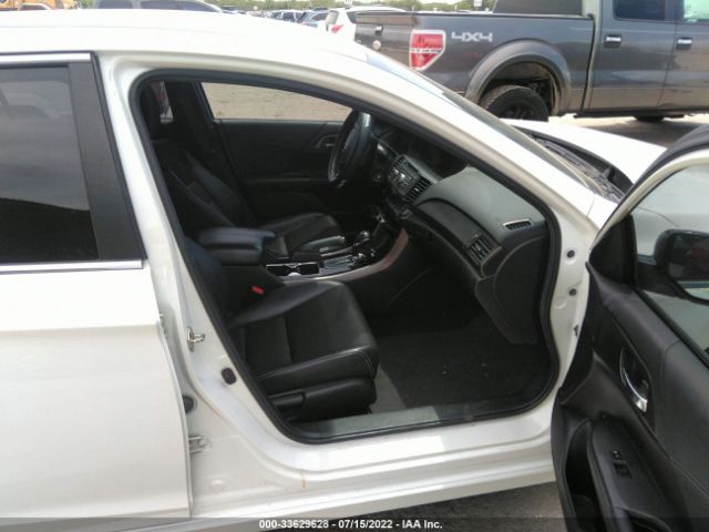 Photo 4 VIN: 1HGCR2F5XGA143190 - HONDA ACCORD SEDAN 