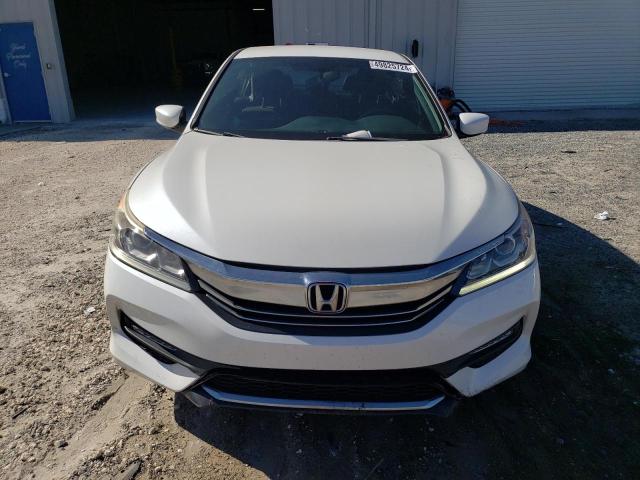 Photo 4 VIN: 1HGCR2F5XHA028333 - HONDA ACCORD 