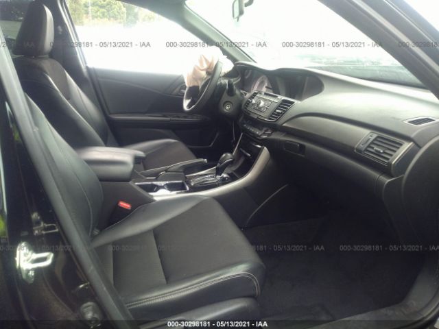 Photo 4 VIN: 1HGCR2F5XHA119070 - HONDA ACCORD SEDAN 