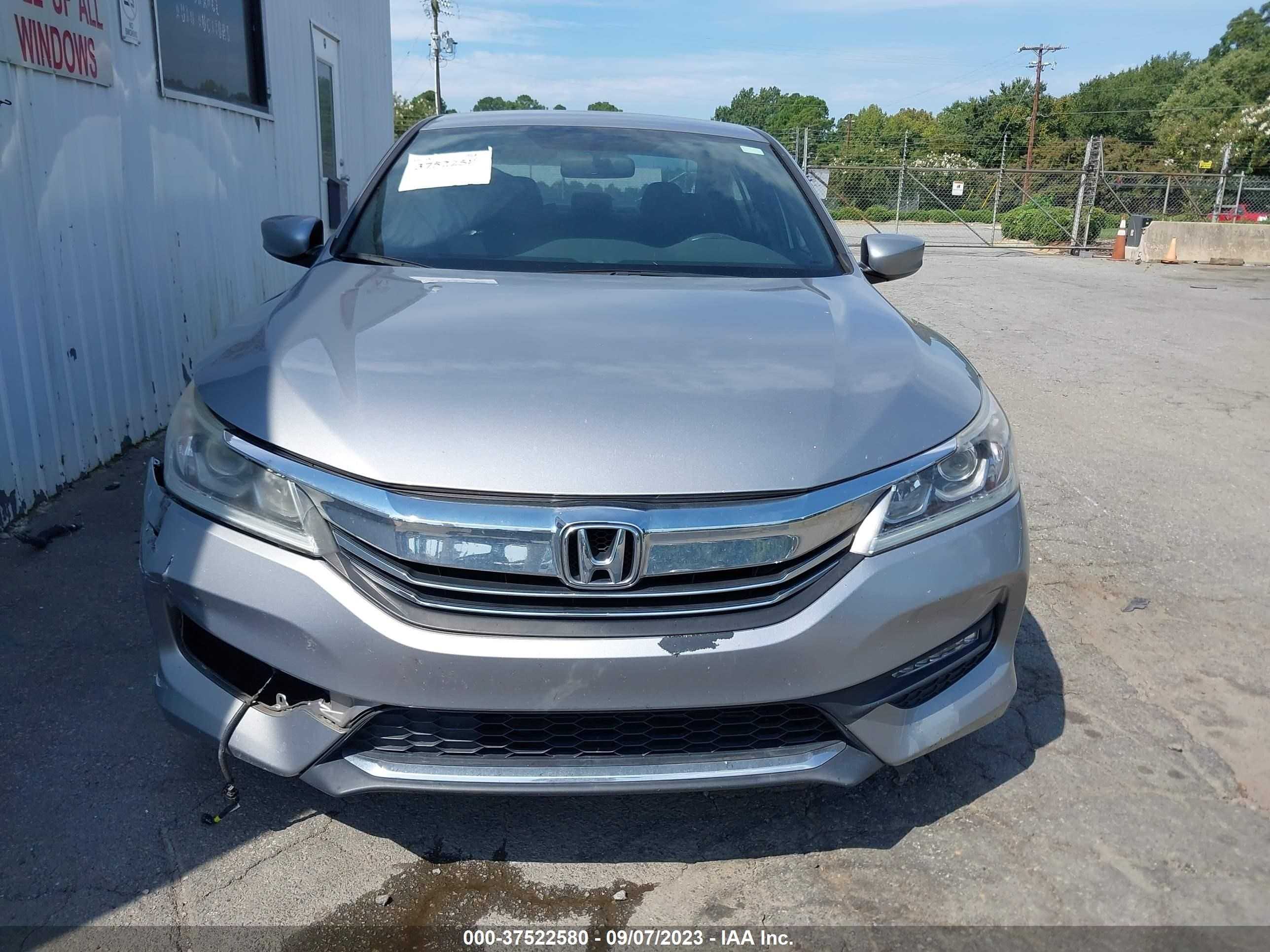 Photo 11 VIN: 1HGCR2F5XHA179477 - HONDA ACCORD 