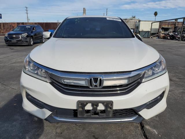 Photo 4 VIN: 1HGCR2F61HA054358 - HONDA ACCORD 