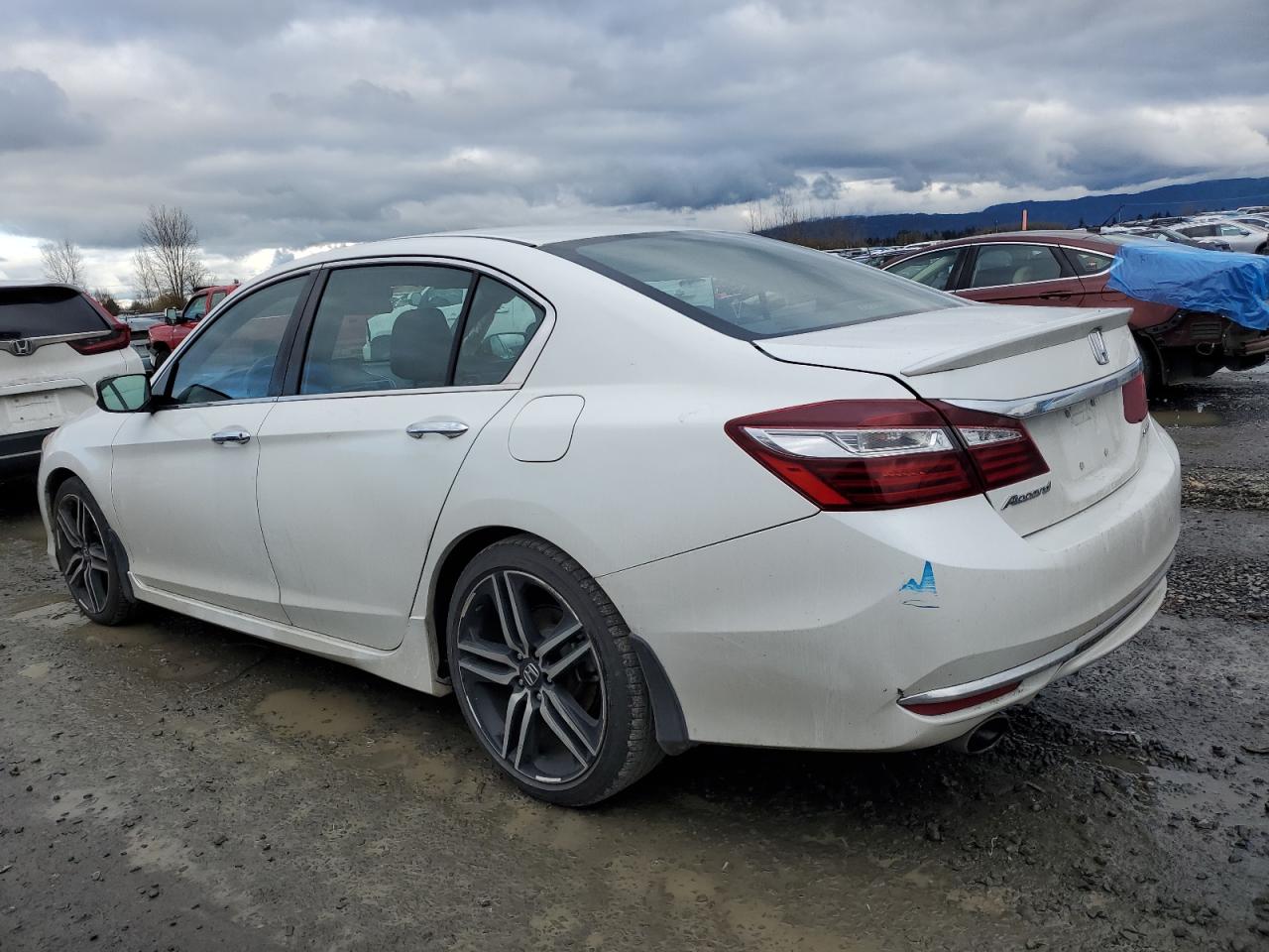 Photo 1 VIN: 1HGCR2F65HA178214 - HONDA ACCORD 