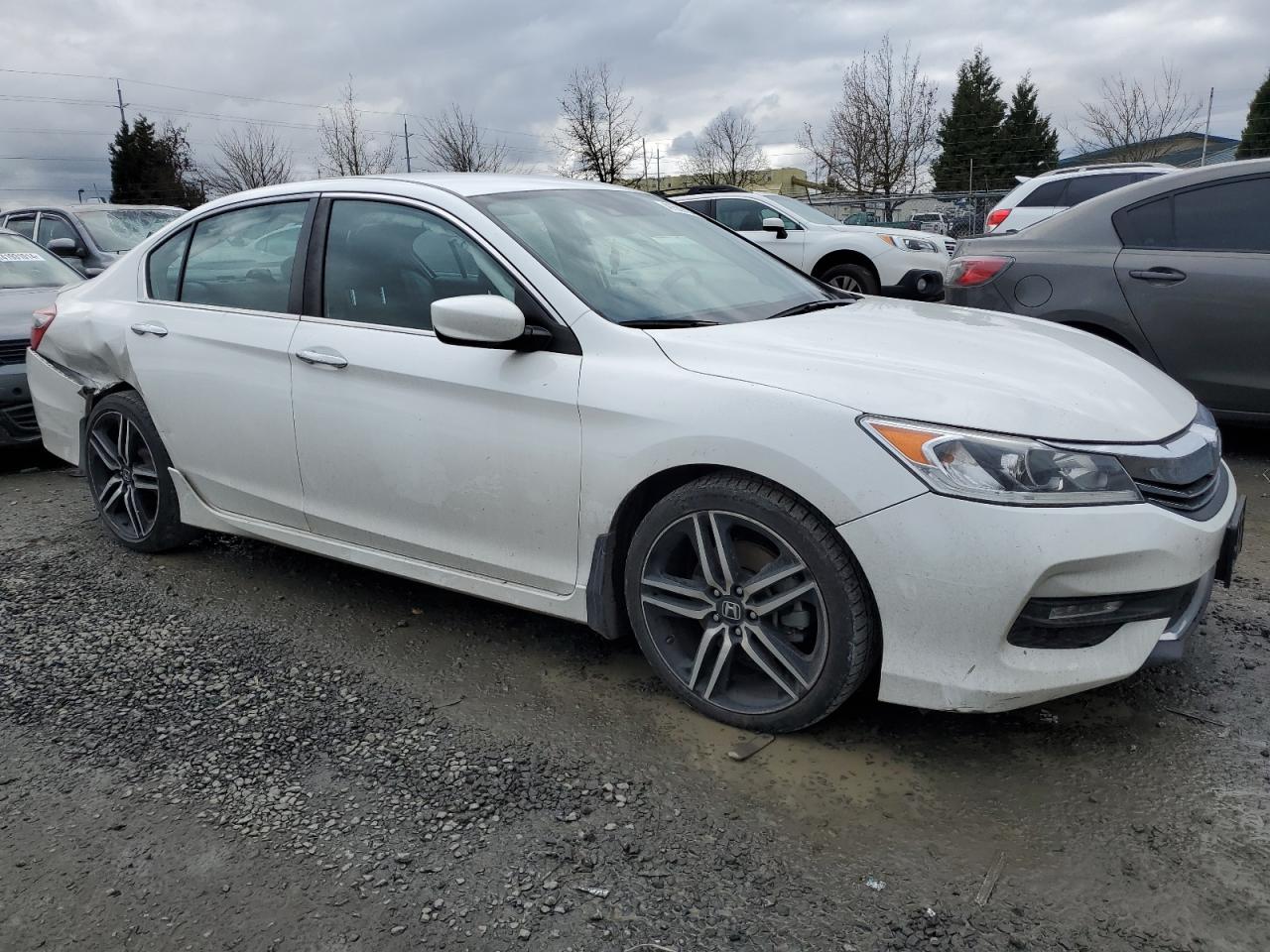 Photo 3 VIN: 1HGCR2F65HA178214 - HONDA ACCORD 