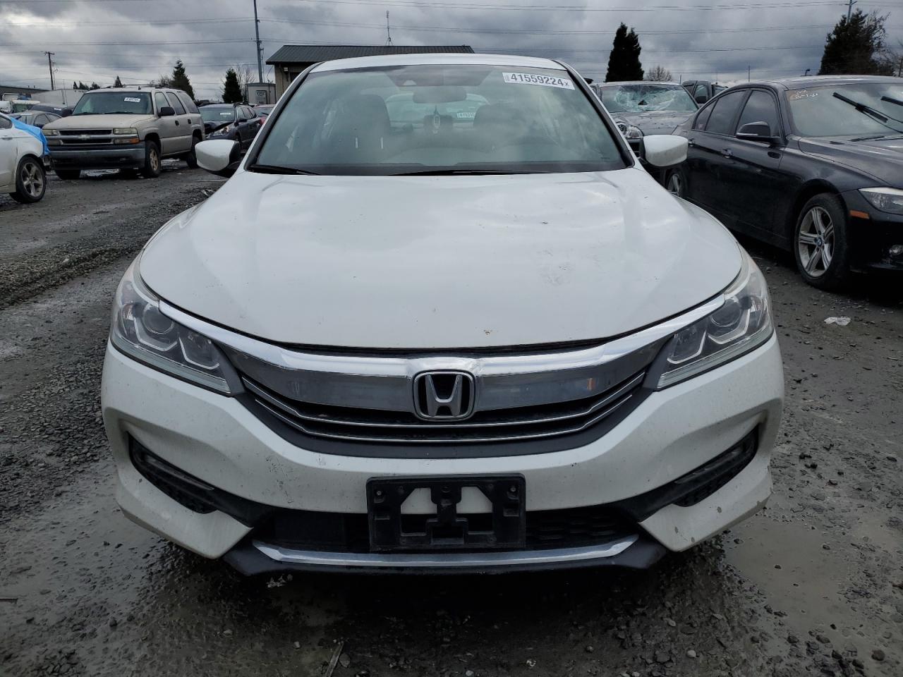 Photo 4 VIN: 1HGCR2F65HA178214 - HONDA ACCORD 