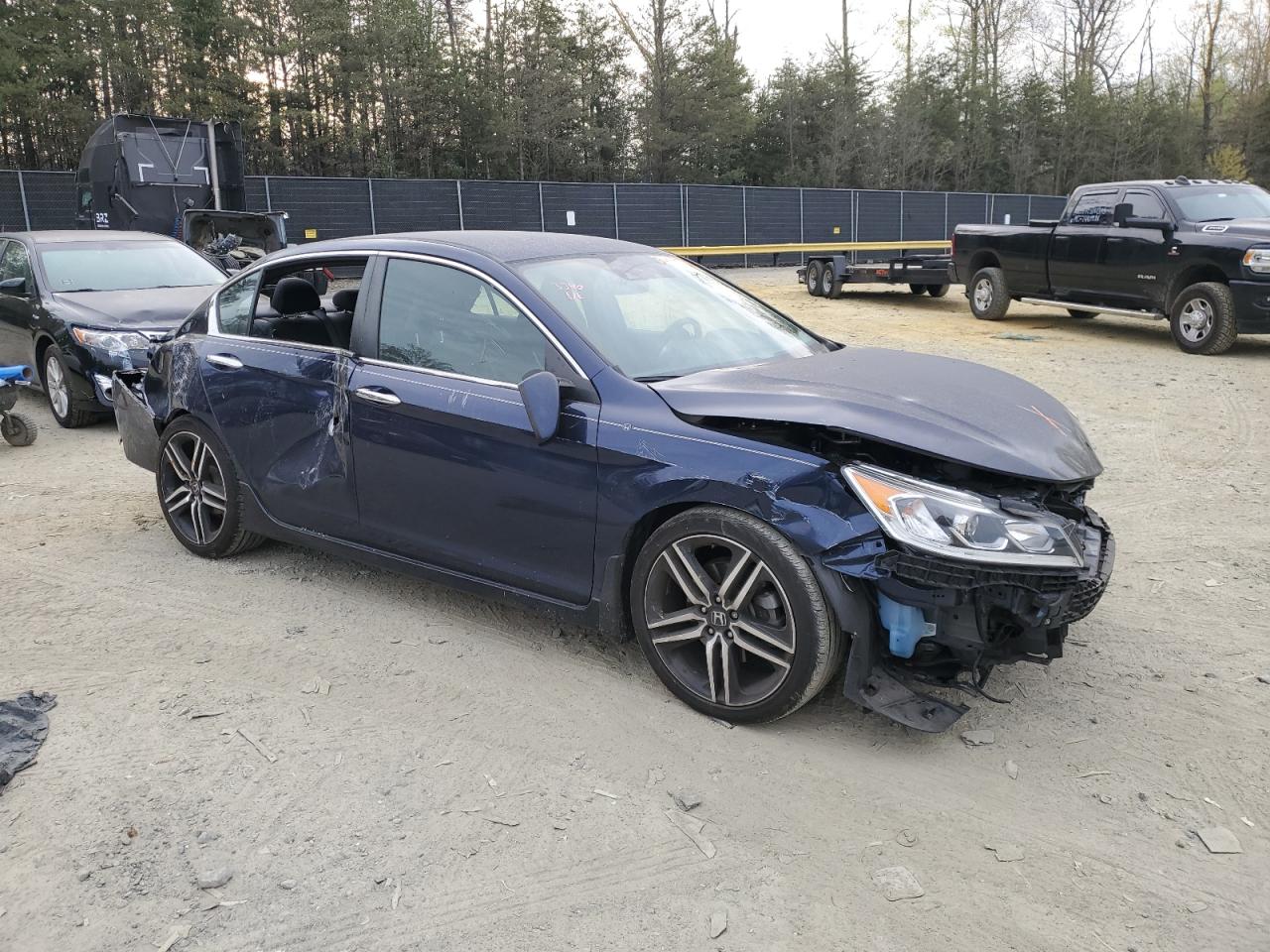 Photo 3 VIN: 1HGCR2F68GA156853 - HONDA ACCORD 