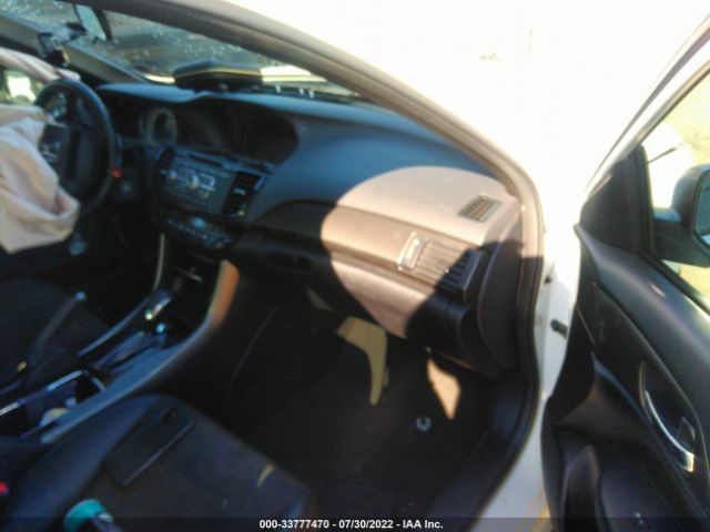 Photo 4 VIN: 1HGCR2F6XHA150103 - HONDA ACCORD SEDAN 