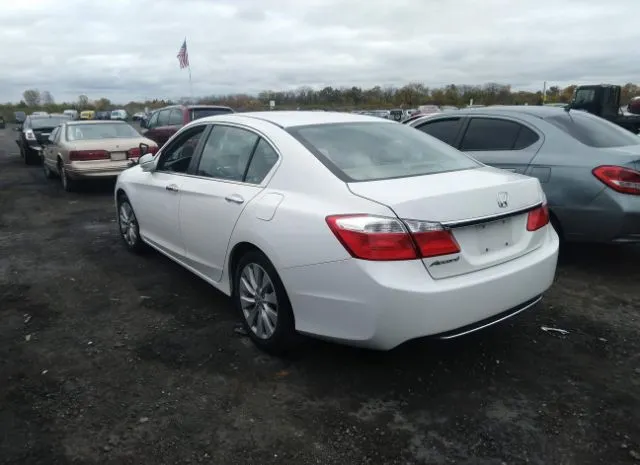 Photo 2 VIN: 1HGCR2F70DA130915 - HONDA ACCORD SDN 