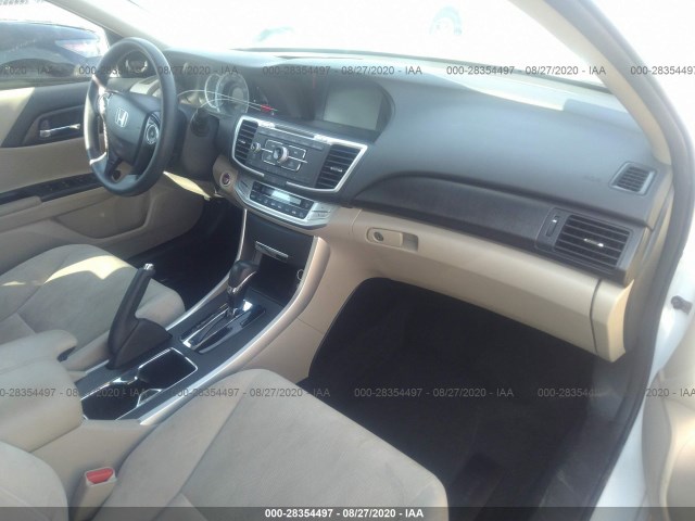 Photo 4 VIN: 1HGCR2F70FA061632 - HONDA ACCORD SEDAN 