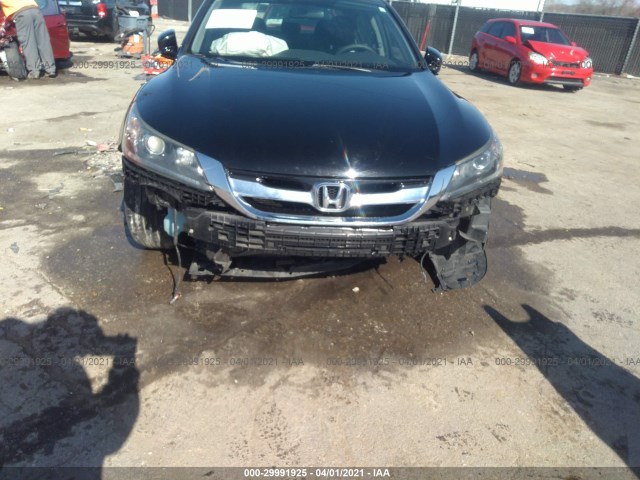 Photo 5 VIN: 1HGCR2F70FA119240 - HONDA ACCORD SEDAN 