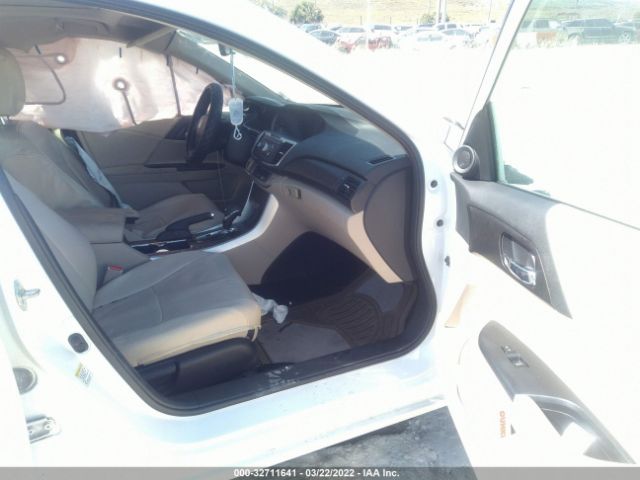 Photo 4 VIN: 1HGCR2F70FA255447 - HONDA ACCORD SEDAN 