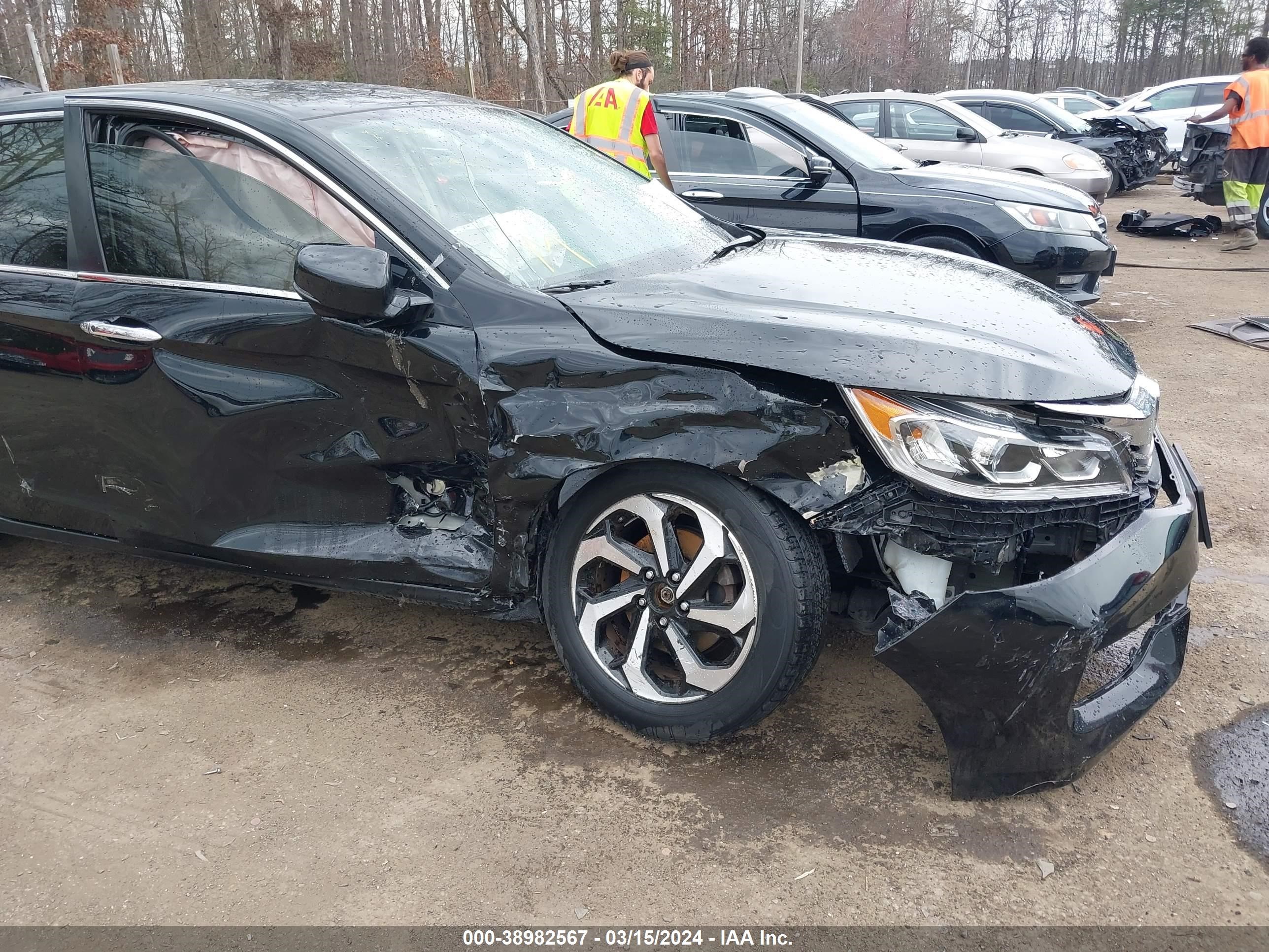 Photo 5 VIN: 1HGCR2F70GA048655 - HONDA ACCORD 