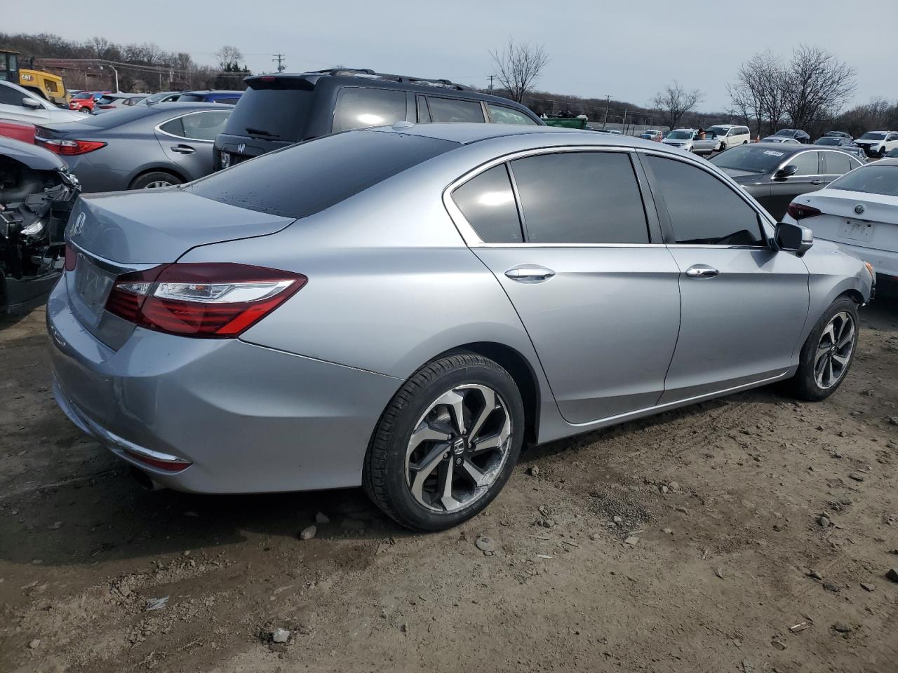 Photo 2 VIN: 1HGCR2F70HA223147 - HONDA ACCORD 