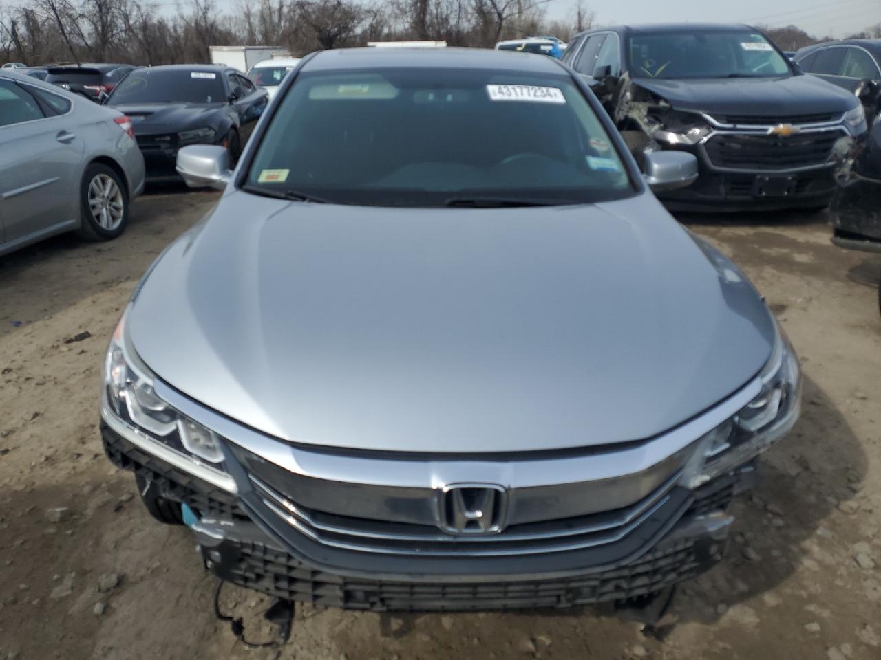 Photo 4 VIN: 1HGCR2F70HA223147 - HONDA ACCORD 