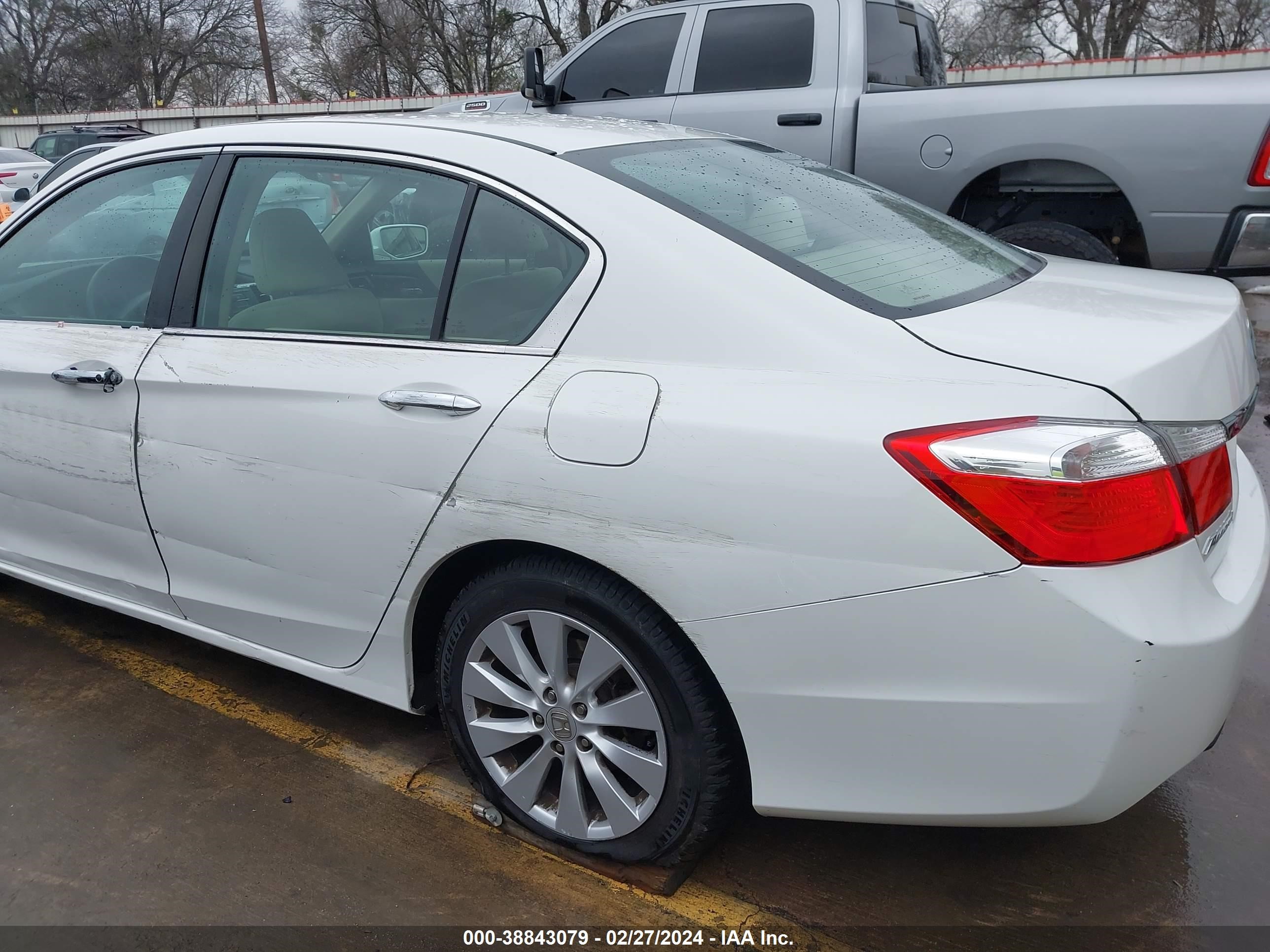 Photo 16 VIN: 1HGCR2F71DA130888 - HONDA ACCORD 