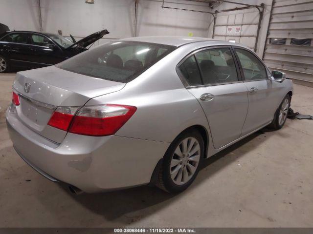 Photo 3 VIN: 1HGCR2F71FA013220 - HONDA ACCORD 