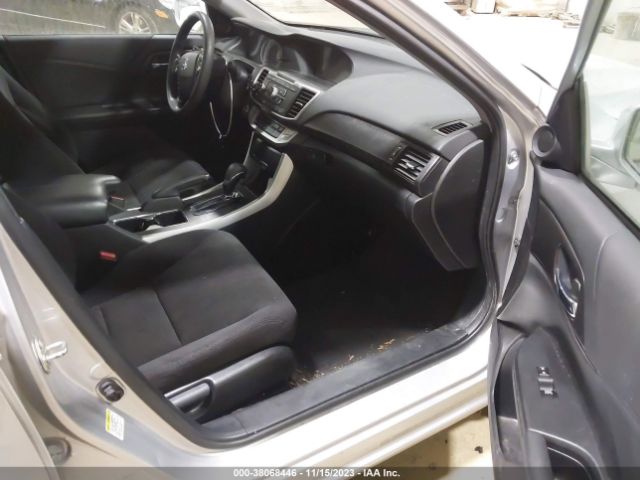 Photo 4 VIN: 1HGCR2F71FA013220 - HONDA ACCORD 