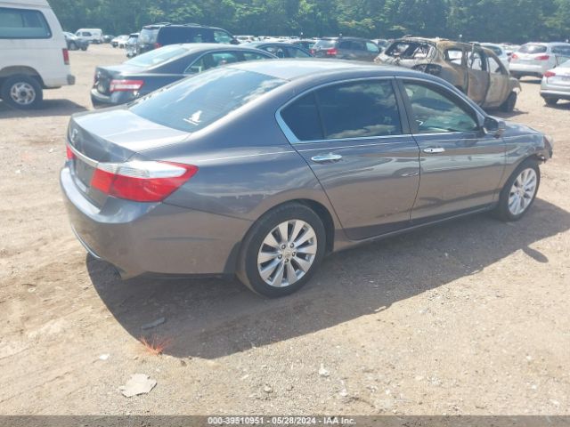 Photo 3 VIN: 1HGCR2F71FA058609 - HONDA ACCORD 