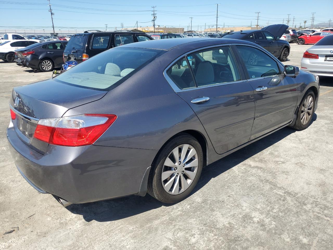 Photo 2 VIN: 1HGCR2F72DA012753 - HONDA ACCORD 