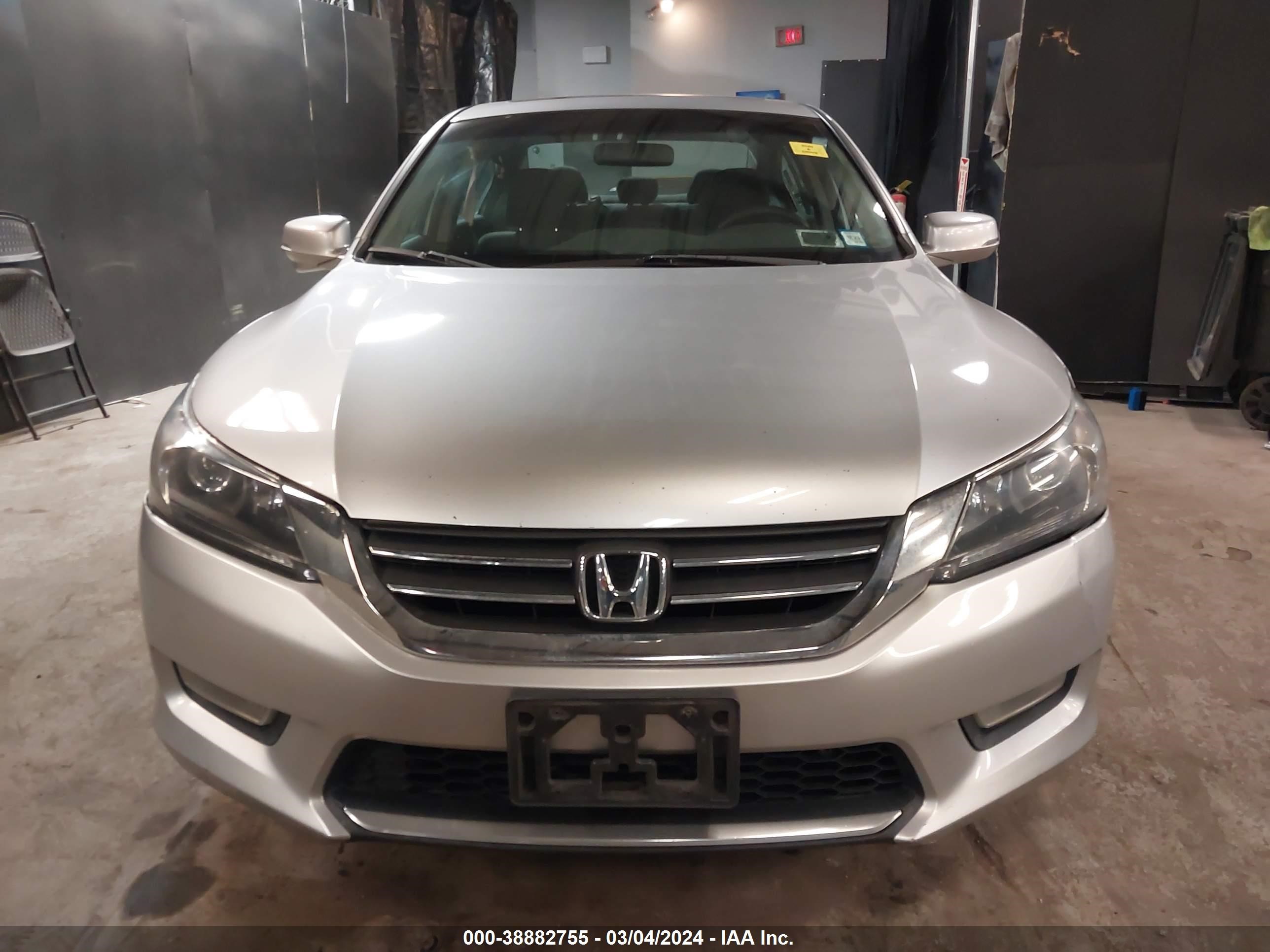 Photo 11 VIN: 1HGCR2F72DA016947 - HONDA ACCORD 