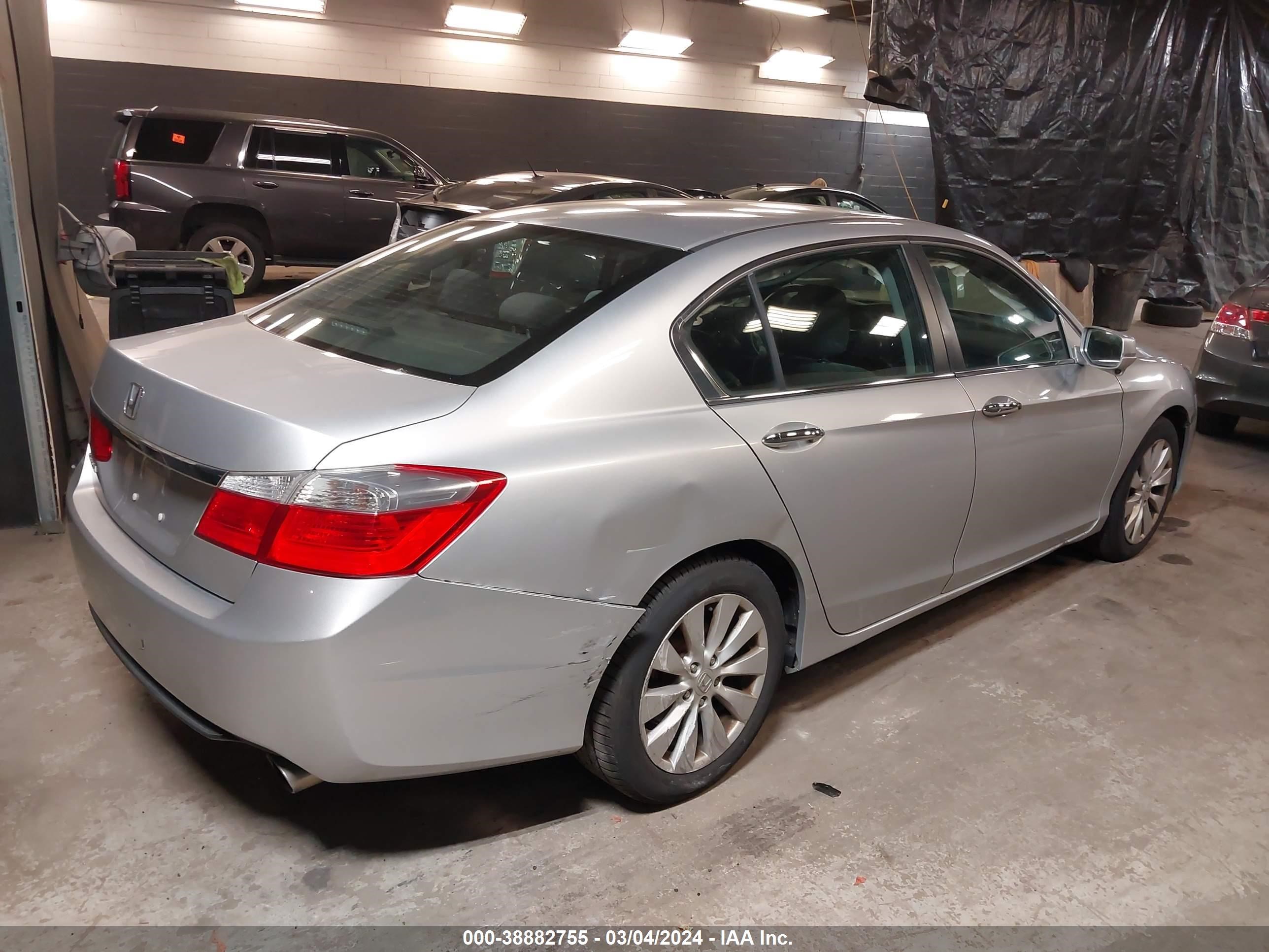 Photo 3 VIN: 1HGCR2F72DA016947 - HONDA ACCORD 