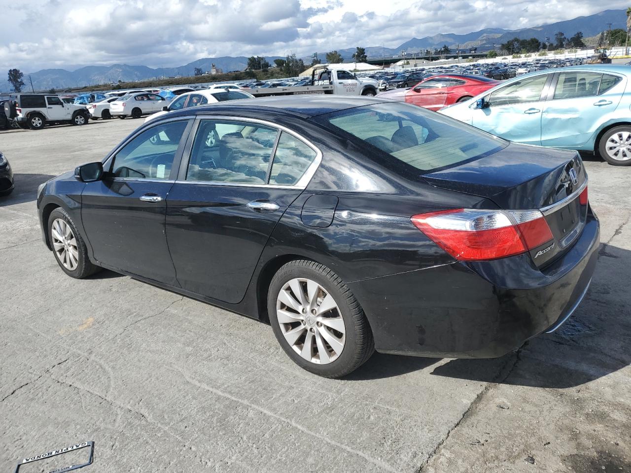 Photo 1 VIN: 1HGCR2F72DA075822 - HONDA ACCORD 