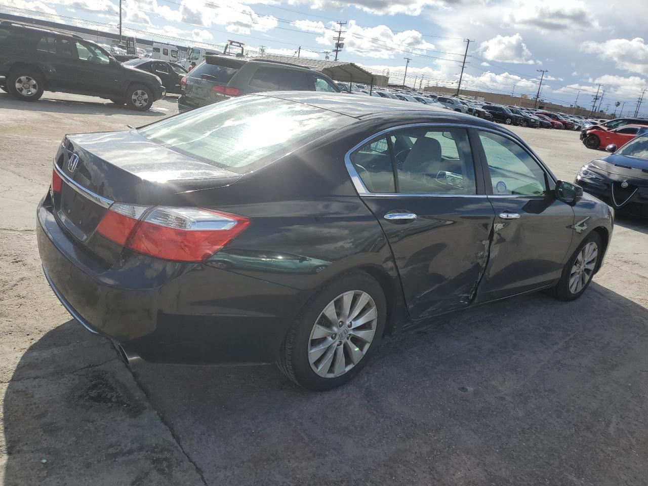 Photo 2 VIN: 1HGCR2F72DA075822 - HONDA ACCORD 